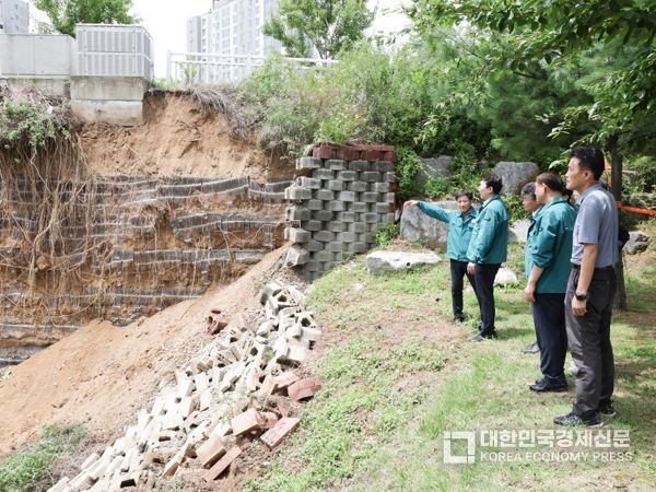 원강수 원주시장, 집중호우에 따른 옹벽 유실로 즉각 현장 점검..“시민 안전 확보 최우선”