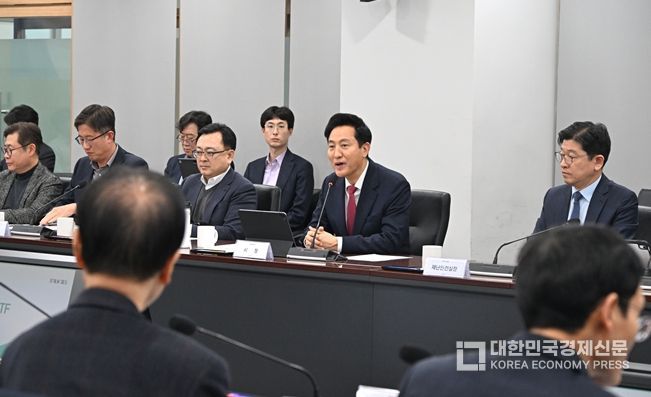 오세훈 서울시장이 25일 오후 열린 건설분야 규제철폐 TF 성과보고회에 참석해 모두발언을 하고 있다.